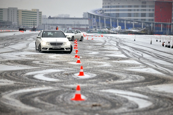 Контраварийное вождение в Новосибирске. Ultra Подарки. Купить уроки контраварийного вождения в Новосибирске. Научитесь водить машину в любых условиях! Сервис UltraPodarki.ru 8 800 505 95 30. Контраварийное вождение Новосибирск, контраварийное вождение, экстремальное вождение Новосибирск, экстремальное вождение, обучение вождению Новосибирск, обучение вождению, вождение Новосибирск, вождение,  курс вождения Новосибирск, курс вождения, курсы экстремальное вождения Новосибирск, курсы экстремального вождения, обучение в автошколе Новосибирск, обучение в автошколе