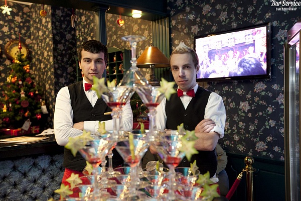 Выездной бар в Новосибирске. Ultra Подарки. Купить выездной бар в Новосибирске. Пирамида из шампанского бармен шоу и другие возможности выездного бара. Сервис UltraPodarki.ru 8 800 505 95 30. Выездной бар Новосибирск, выездной бар, мобильный бар Новосибирск, мобильный бар, переносной бар Новосибирск, переносной бар, выездной бар на мероприятие Новосибирск, выездной бар на мероприятие