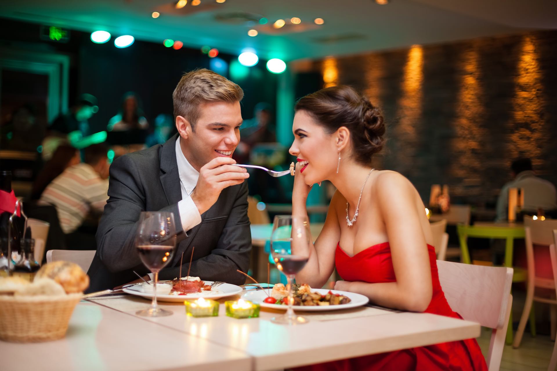 Романтическое свидание в ресторане в Новосибирске