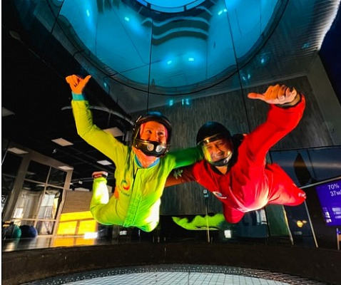 Полёт в аэротрубе  в Новосибирске. Ultra Подарки. Полёт в аэротрубе  в Новосибирске. Попробуйте полёт в аэротрубе . Сервис: UltraPodarki.ru 8 800 505 95 30. Полёт в аэротрубе , аэротруба Новосибирск, полёт Новосибирск