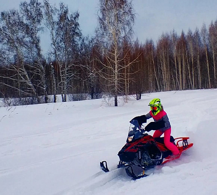 Катание на снегоходах в Новосибирске в подарок. Сервис Ultra Подарки
. Подарочный сертификат на катание на снегоходах в Новосибирске с друзьями. Закажите прокат снегоходов в подарок для мужчины по привлекательным ценам. Живописные маршруты для езды на снегоходах это отличная возможность активного отдыха. Сервис UltraPodarki.ru 8 800 505 95 30. катание на снегоходах, подарочный сертификат на катание на снегоходе, прокат снегоходов, прокат снегоходов Новосибирск, катание на снегоходах Новосибирск, езда на снегоходе