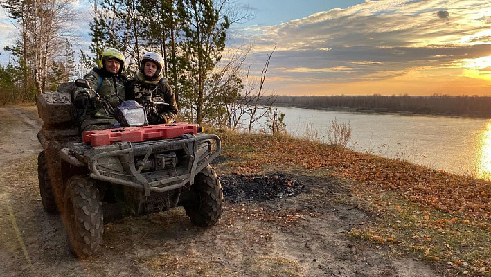 Туры на квадроциклах в Новосибирске. Подарочные сертификаты Ultra Подарки. Подарочный сертификат на большие туры на квадроциклах в Новосибирске. Закажите большой тур на квадроциклах и наслаждайтесь активным отдыхом с друзьями. Выбирайте живописные маршруты для езды на квадроциклах. Сервис UltraPodarki.ru 8800-505-9530. Туры на квадроциклах, Катание на квадроциклах, катание на квадроциклах Новосибирск, прокат квадроциклов, прокат квадроциклов Новосибирск, езда на квадроцикле, езда на квадроцикле Новосибирск, катание на квадроциклах зимой, Катание на квадроциклах летом, сертификат на катание на квадроциклах, сертификат квадроциклы, сертификат квадроциклы Новосибирск
