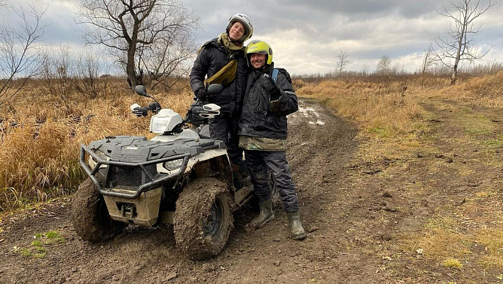 Прокат квадроциклов в Новосибирске. Подарочные сертификаты Ultra Подарки. Подарочный сертификат на прокат квадроциклов в Новосибирске. Закажите катание на квадроциклах и наслаждайтесь активным отдыхом с друзьями. Выбирайте живописные маршруты для езды на квадроциклах. Сервис UltraPodarki.ru 8800-505-9530. Катание на квадроциклах, катание на квадроциклах Новосибирск, прокат квадроциклов, прокат квадроциклов Новосибирск, езда на квадроцикле, езда на квадроцикле Новосибирск, катание на квадроциклах зимой, Катание на квадроциклах летом, сертификат на катание на квадроциклах, сертификат квадроциклы, сертификат квадроциклы Новосибирск
