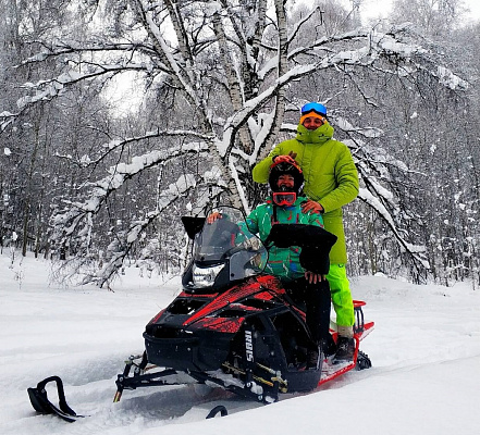 Большие туры на снегоходах в подарок. Сервис Ultra Подарки Новосибирск
. Подарочный сертификат на тур на снегоходах в Новосибирске с друзьями. Закажите прокат снегоходов в подарок для мужчины по привлекательным ценам. Живописные маршруты для езды на снегоходах это отличная возможность активного отдыха. Сервис UltraPodarki.ru 8800-505-9530. тур на снегоходе, катание на снегоходах, подарочный сертификат на катание на снегоходе, прокат снегоходов, прокат снегоходов Новосибирск, катание на снегоходах Новосибирск, езда на снегоходе