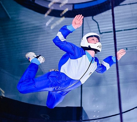 Полёт в аэротрубе  в Новосибирске. Ultra Подарки. Полёт в аэротрубе  в Новосибирске. Попробуйте полёт в аэротрубе . Сервис: UltraPodarki.ru 8 800 505 95 30. Полёт в аэротрубе , аэротруба Новосибирск, полёт Новосибирск