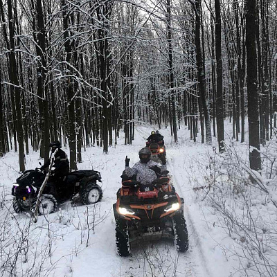 Туры на квадроциклах в Новосибирске. Подарочные сертификаты Ultra Подарки. Подарочный сертификат на большие туры на квадроциклах в Новосибирске. Закажите большой тур на квадроциклах и наслаждайтесь активным отдыхом с друзьями. Выбирайте живописные маршруты для езды на квадроциклах. Сервис UltraPodarki.ru 8800-505-9530. Туры на квадроциклах, Катание на квадроциклах, катание на квадроциклах Новосибирск, прокат квадроциклов, прокат квадроциклов Новосибирск, езда на квадроцикле, езда на квадроцикле Новосибирск, катание на квадроциклах зимой, Катание на квадроциклах летом, сертификат на катание на квадроциклах, сертификат квадроциклы, сертификат квадроциклы Новосибирск
