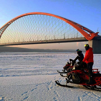 Большие туры на снегоходах в подарок. Сервис Ultra Подарки Новосибирск
. Подарочный сертификат на тур на снегоходах в Новосибирске с друзьями. Закажите прокат снегоходов в подарок для мужчины по привлекательным ценам. Живописные маршруты для езды на снегоходах это отличная возможность активного отдыха. Сервис UltraPodarki.ru 8800-505-9530. тур на снегоходе, катание на снегоходах, подарочный сертификат на катание на снегоходе, прокат снегоходов, прокат снегоходов Новосибирск, катание на снегоходах Новосибирск, езда на снегоходе