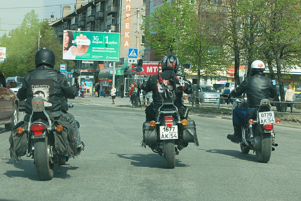 Катание на мотоцикле в Новосибирске. ULTRA ПОДАРКИ. Купить катание на мотоцикле в Новосибирске. Попробовав езду на мотоциклах, вы получите порцию адреналина и невероятные эмоции. Сервис: UltraPodarki.ru 8 800 505 95 30.. Катание на мотоцикле в Новосибирске, прокат мотоциклов Новосибирск, катание на мотоциклах, прокат мотоцикла, езда на мотоцикле Новосибирск, езда на мотоцикле, мотопрогулка Новосибирск, мотопрогулка