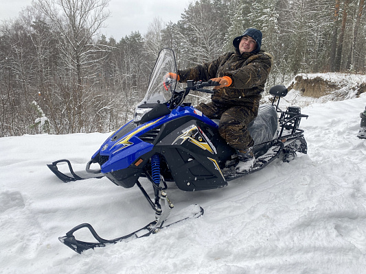 Прокат снегоходов в Новосибирске в подарок. Сервис Ultra Подарки
. Подарочный сертификат на прокат снегоходов в Новосибирске с друзьями. Закажите катание на снегоходах в подарок для мужчин и парней на день рождения по привлекательным ценам. Езда на снегоходах это ещё и активный зимний отдых. Сервис UltraPodarki.ru ☎️ 8 (800) 505-95-30	. катание на снегоходах, прокат снегоходов, прокат снегоходов Новосибирск, катание на снегоходах Новосибирск, езда на снегоходе
