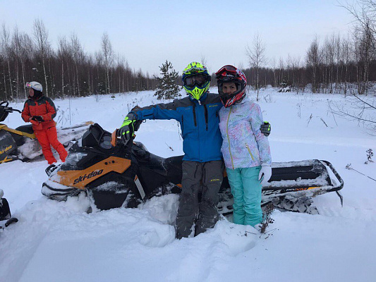 Катание на снегоходах в Новосибирске в подарок. Сервис Ultra Подарки
. Подарочный сертификат на катание на снегоходах в Новосибирске с друзьями. Закажите прокат снегоходов в подарок для мужчины по привлекательным ценам. Живописные маршруты для езды на снегоходах это отличная возможность активного отдыха. Сервис UltraPodarki.ru 8 800 505 95 30. катание на снегоходах, подарочный сертификат на катание на снегоходе, прокат снегоходов, прокат снегоходов Новосибирск, катание на снегоходах Новосибирск, езда на снегоходе