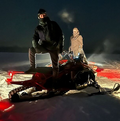 Катание на снегоходах в Новосибирске в подарок. Сервис Ultra Подарки
. Подарочный сертификат на катание на снегоходах в Новосибирске с друзьями. Закажите прокат снегоходов в подарок для мужчины по привлекательным ценам. Живописные маршруты для езды на снегоходах это отличная возможность активного отдыха. Сервис UltraPodarki.ru 8 800 505 95 30. катание на снегоходах, подарочный сертификат на катание на снегоходе, прокат снегоходов, прокат снегоходов Новосибирск, катание на снегоходах Новосибирск, езда на снегоходе