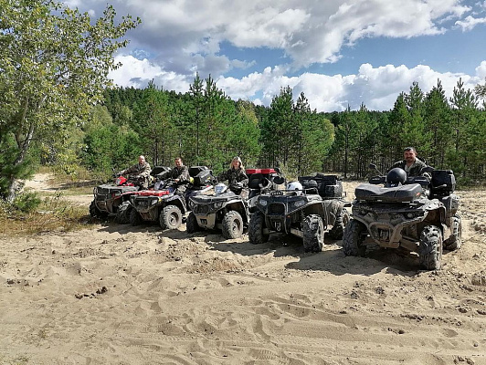 Прокат квадроциклов в Новосибирске. Подарочные сертификаты Ultra Подарки. Подарочный сертификат на прокат квадроциклов в Новосибирске. Закажите катание на квадроциклах и наслаждайтесь активным отдыхом с друзьями. Выбирайте живописные маршруты для езды на квадроциклах. Сервис UltraPodarki.ru 8800-505-9530. Катание на квадроциклах, катание на квадроциклах Новосибирск, прокат квадроциклов, прокат квадроциклов Новосибирск, езда на квадроцикле, езда на квадроцикле Новосибирск, катание на квадроциклах зимой, Катание на квадроциклах летом, сертификат на катание на квадроциклах, сертификат квадроциклы, сертификат квадроциклы Новосибирск
