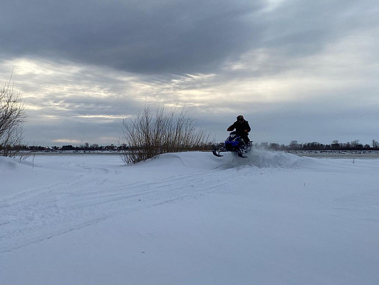 Большие туры на снегоходах в подарок. Сервис Ultra Подарки Новосибирск
. Подарочный сертификат на тур на снегоходах в Новосибирске с друзьями. Закажите прокат снегоходов в подарок для мужчины по привлекательным ценам. Живописные маршруты для езды на снегоходах это отличная возможность активного отдыха. Сервис UltraPodarki.ru 8800-505-9530. тур на снегоходе, катание на снегоходах, подарочный сертификат на катание на снегоходе, прокат снегоходов, прокат снегоходов Новосибирск, катание на снегоходах Новосибирск, езда на снегоходе