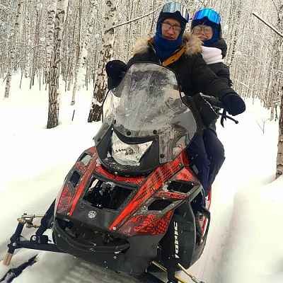 Большие туры на снегоходах в подарок. Сервис Ultra Подарки Новосибирск
. Подарочный сертификат на тур на снегоходах в Новосибирске с друзьями. Закажите прокат снегоходов в подарок для мужчины по привлекательным ценам. Живописные маршруты для езды на снегоходах это отличная возможность активного отдыха. Сервис UltraPodarki.ru 8800-505-9530. тур на снегоходе, катание на снегоходах, подарочный сертификат на катание на снегоходе, прокат снегоходов, прокат снегоходов Новосибирск, катание на снегоходах Новосибирск, езда на снегоходе