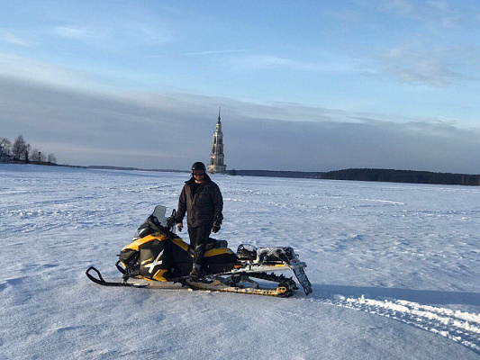 Катание на снегоходах в Новосибирске в подарок. Сервис Ultra Подарки
. Подарочный сертификат на катание на снегоходах в Новосибирске с друзьями. Закажите прокат снегоходов в подарок для мужчины по привлекательным ценам. Живописные маршруты для езды на снегоходах это отличная возможность активного отдыха. Сервис UltraPodarki.ru 8 800 505 95 30. катание на снегоходах, подарочный сертификат на катание на снегоходе, прокат снегоходов, прокат снегоходов Новосибирск, катание на снегоходах Новосибирск, езда на снегоходе