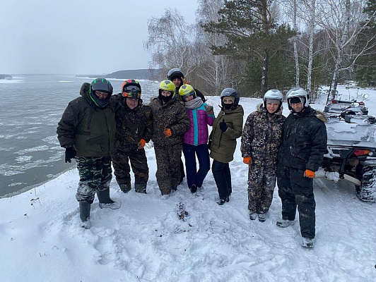 Большие туры на снегоходах в подарок. Сервис Ultra Подарки Новосибирск
. Подарочный сертификат на тур на снегоходах в Новосибирске с друзьями. Закажите прокат снегоходов в подарок для мужчины по привлекательным ценам. Живописные маршруты для езды на снегоходах это отличная возможность активного отдыха. Сервис UltraPodarki.ru 8800-505-9530. тур на снегоходе, катание на снегоходах, подарочный сертификат на катание на снегоходе, прокат снегоходов, прокат снегоходов Новосибирск, катание на снегоходах Новосибирск, езда на снегоходе